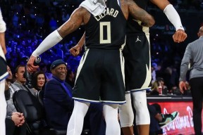 kaiyun sports-包含今晨密尔沃基雄鹿备战NBA总决赛，官宣签约细节曝光，管理层满意，身体对抗强度拉满的词条-kaiyun sports